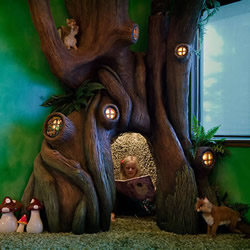 将女儿房间打造成童话森林 动手能力超强的爸爸