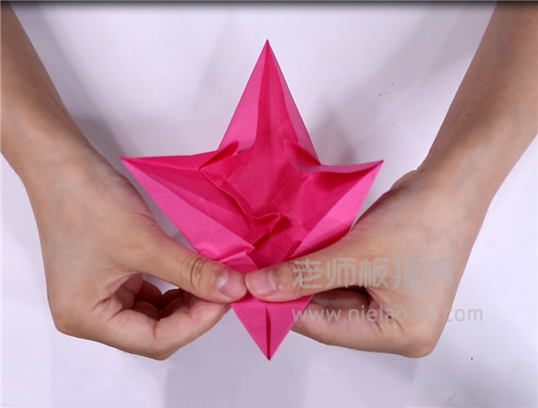 升级玫瑰千纸鹤折纸图片 玫瑰千纸鹤怎么折