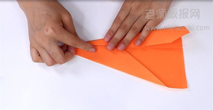 纸飞机折纸图片 纸飞机怎么折