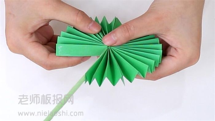 小圆扇折纸图片 小圆扇怎么折