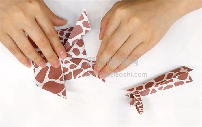 长颈鹿折纸图片 长颈鹿怎么折