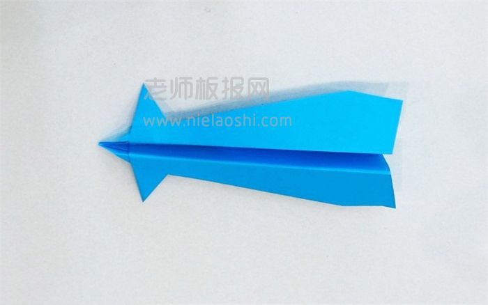 纸飞机折纸图片 简单的纸飞机怎么折