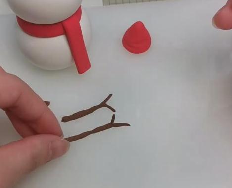 小雪人粘土制作方法
