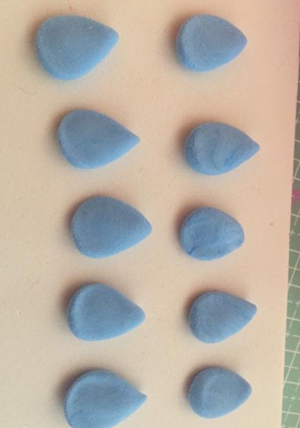 蓝色粘土小花制作方法