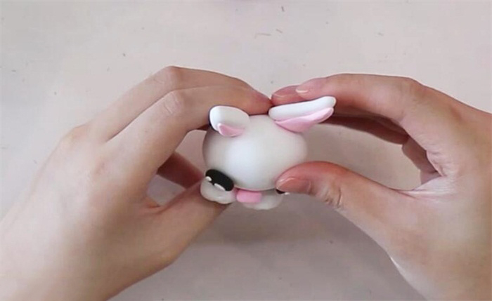 超轻粘土小白兔制作教程图片 粘土是怎样做小白兔的