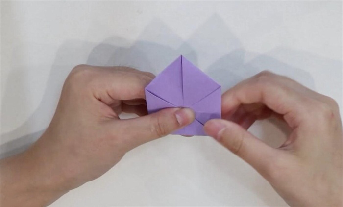 纸花的折法简单教程图片 纸花是怎么折的