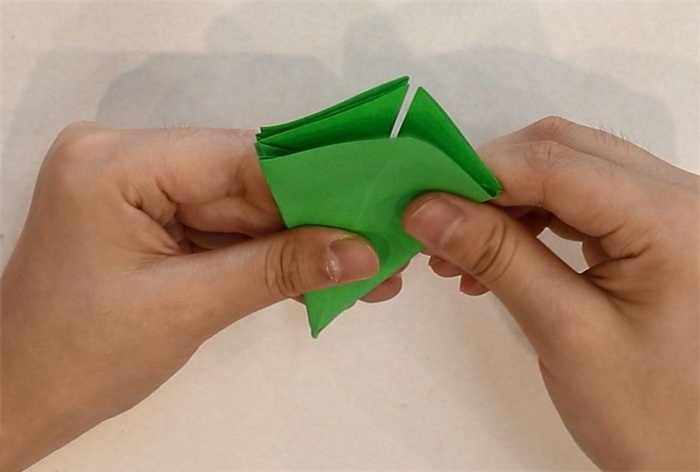 青蛙折纸教程图片 青蛙如何折的
