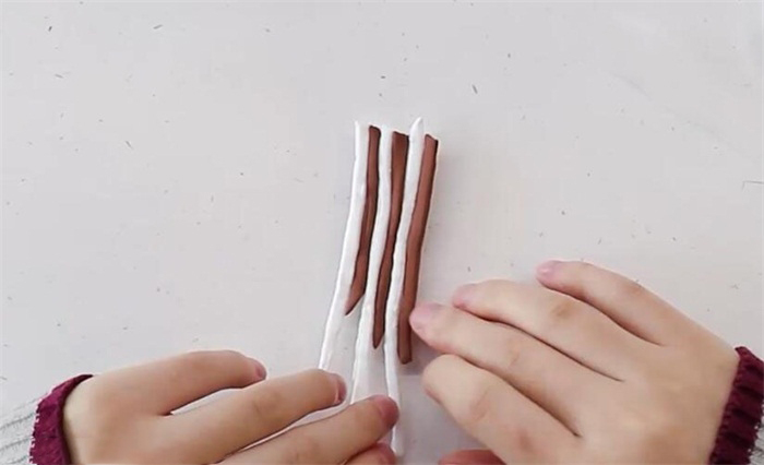 超轻粘土巧克力蛋糕教程图片 用粘土是怎么做巧克力