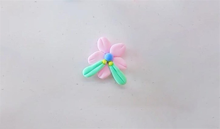 超轻粘土小花朵教程图片 用粘土是怎么做小花朵